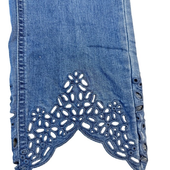 Susan Graver Capri Jeans 10P Slim Fit Ankle Cropped Eyelet Hem Blue Denim - Picture 2 of 14